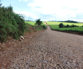 Vias rurais de Vitorino são cascalhadas e reformadas por conta dos estragos causados pela chuva
