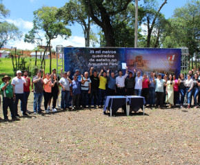 <strong>Projeto asfáltico de 4,5 milhões é assinado para o bairro Araucária Park, em Vitorino</strong>