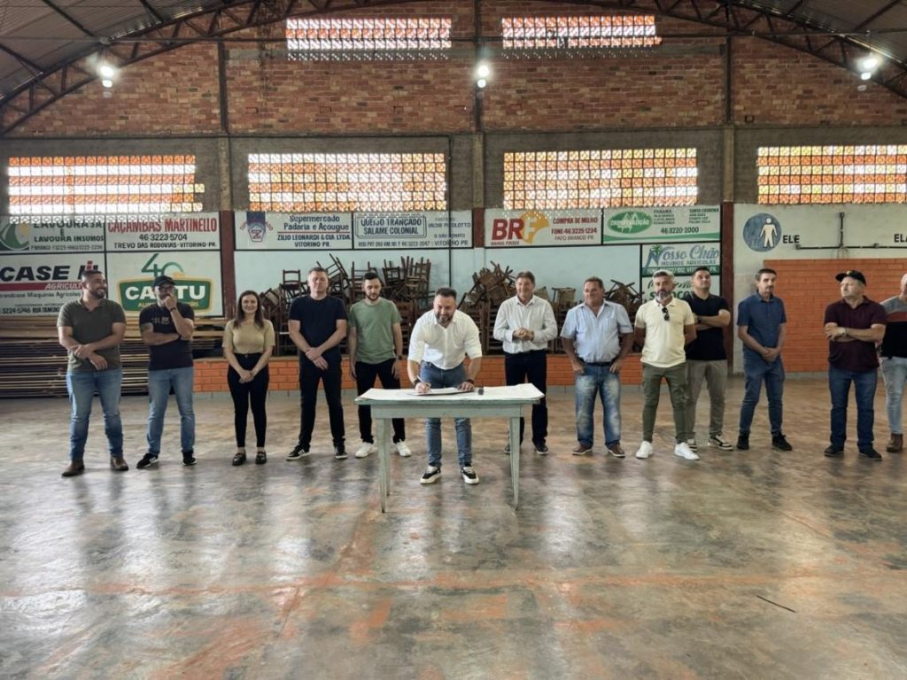 Autorizado R$ 6 milhões para o trecho de asfalto que liga comunidade Vista Alegre à rodovia PRC-280, e oficialmente inaugurada a pavimentação que saí do São Valentim