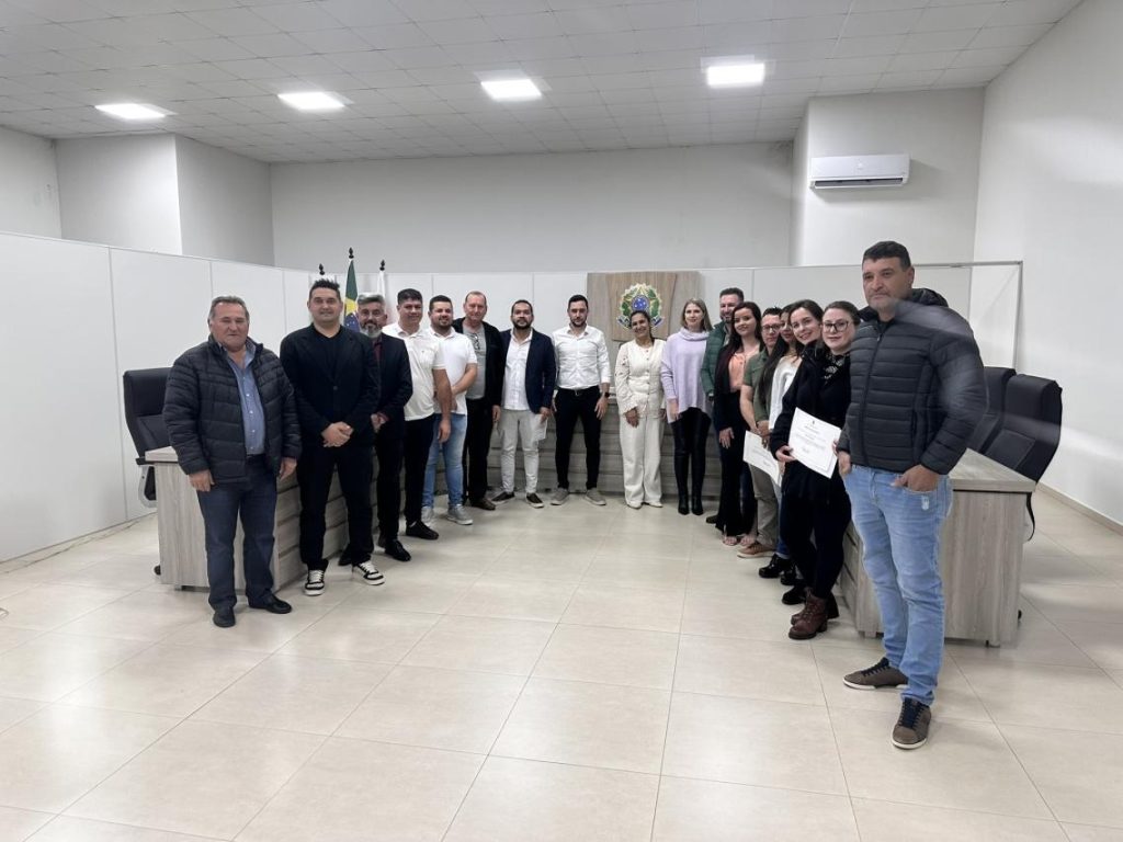 Servidores públicos da urgência e emergência da saúde, recebem moção de aplauso na Câmara de Vereadores