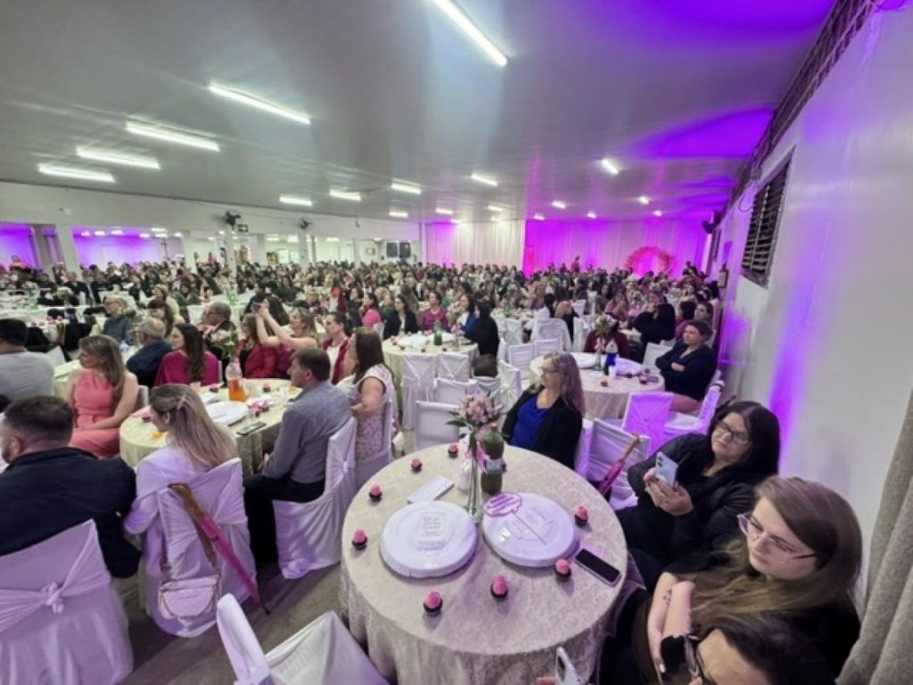 Primeiro Encontro das Comadres 2025 marca o Outubro Rosa em Vitorino