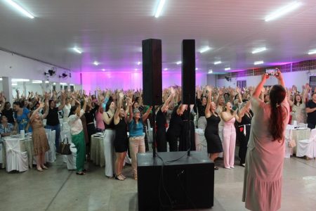Mês da Mulher é comemorado com Palestra Show e Jantar