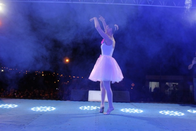 Abertura Oficial do Natal de Vitorino em 2023 reúne família vitorinense. Festa acontece também no Araucária Park