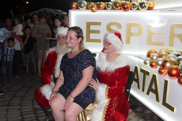 Abertura Oficial do Natal de Vitorino em 2023 reúne família vitorinense. Festa acontece também no Araucária Park