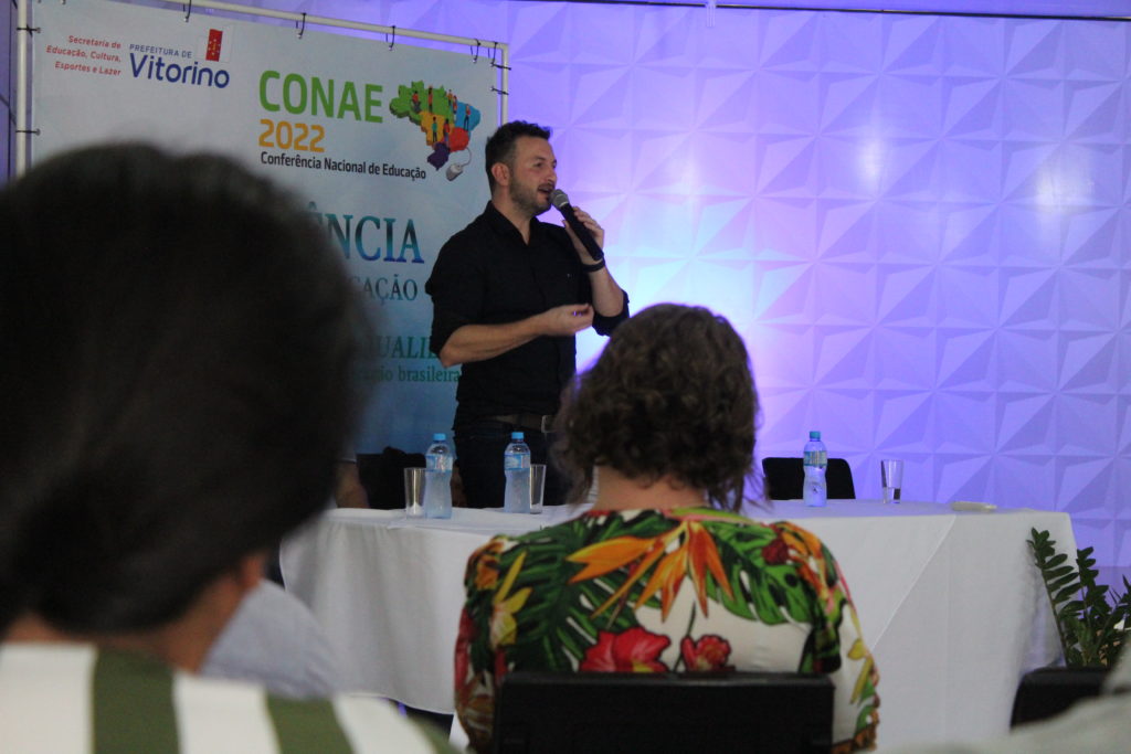 Conferência Municipal de Educação reúne professores para debater a inclusão e equidade