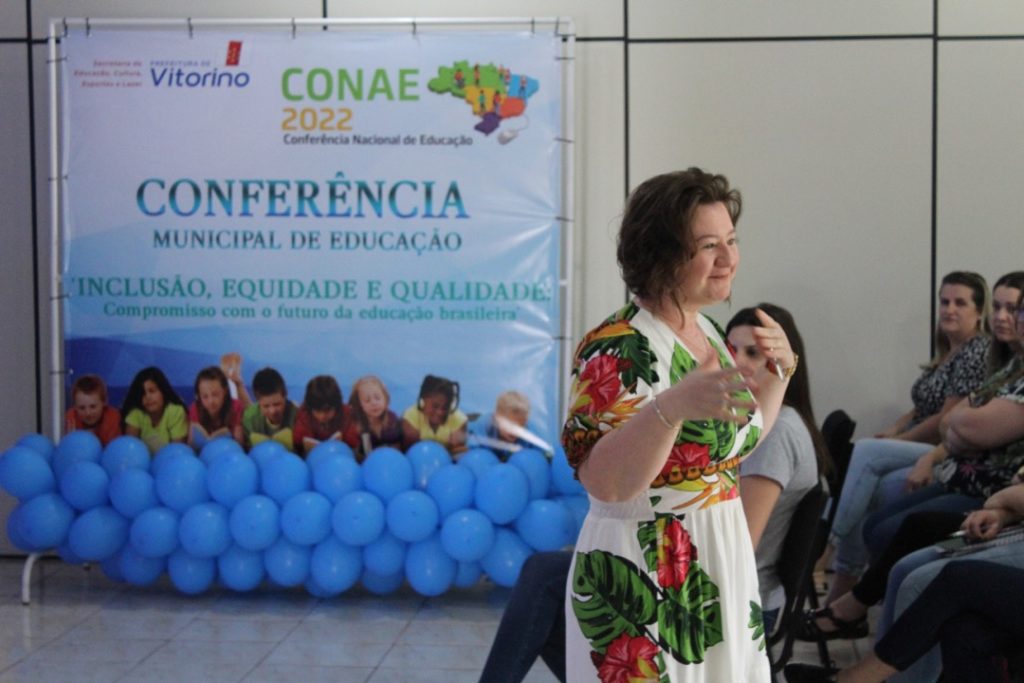 Conferência Municipal de Educação reúne professores para debater a inclusão e equidade