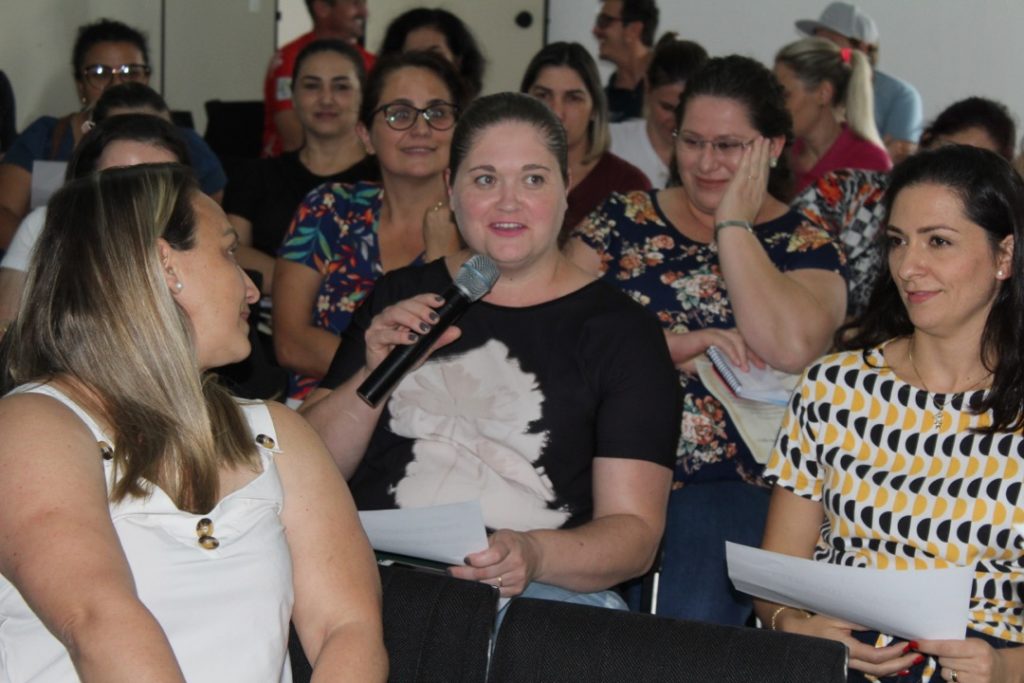 Conferência Municipal de Educação reúne professores para debater a inclusão e equidade