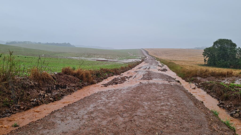 Defesa Civil Municipal de Vitorino emite nota sobre os efeitos da forte chuva desta segunda, 10