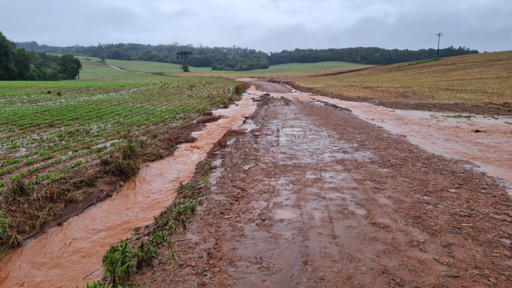 Defesa Civil Municipal de Vitorino emite nota sobre os efeitos da forte chuva desta segunda, 10