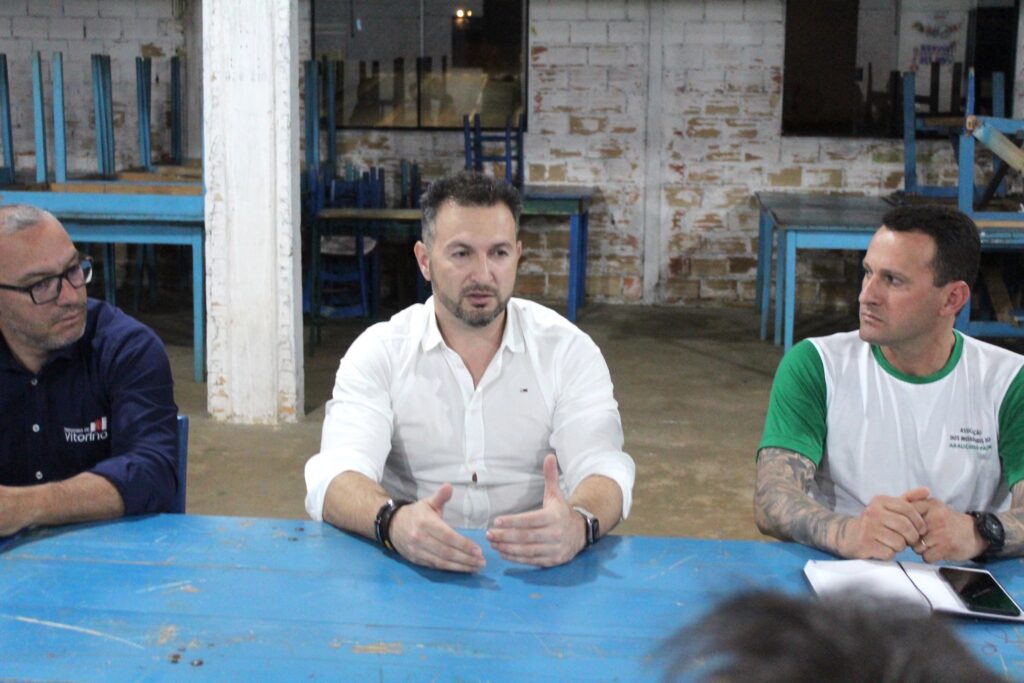 Em reunião com Associação de Moradores do Araucária Park, prefeito Marciano apresenta alternativas para acessos do bairro