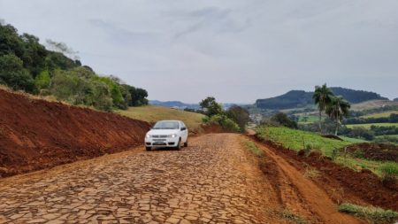 Iniciam as obras do asfalto na Comunidade Fartura em Vitorino Iniciam as obras do asfalto na Comunidade Fartura em Vitorino
