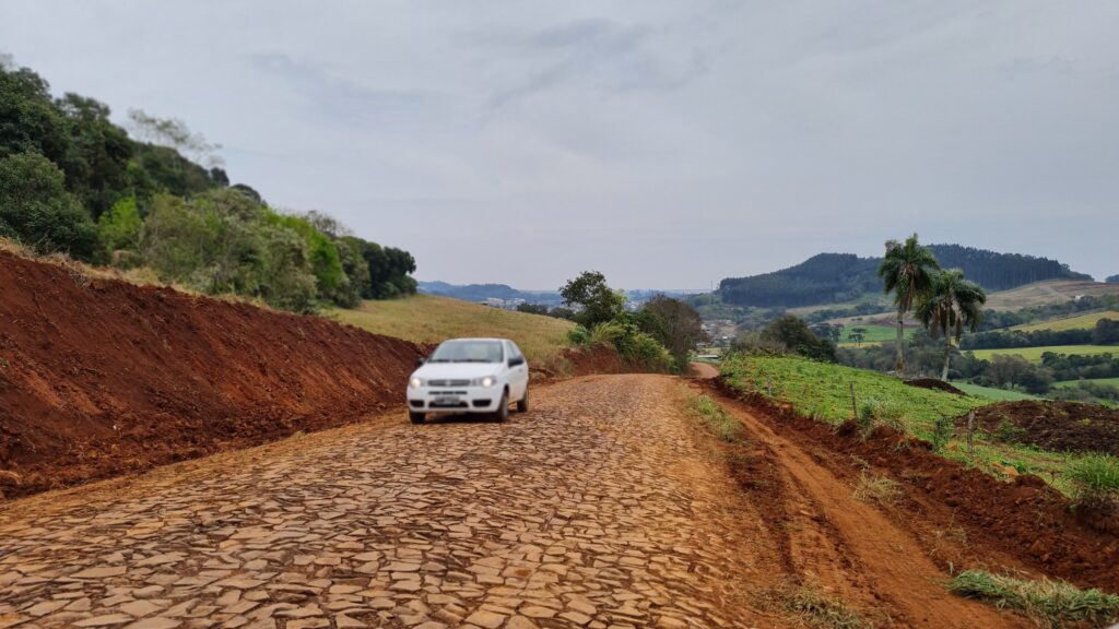 Iniciam as obras do asfalto na Comunidade Fartura em Vitorino Iniciam as obras do asfalto na Comunidade Fartura em Vitorino
