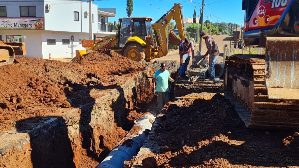 Obra de revitalização da Avenida Brasil Argentina passa por fiscalização do CREA-PR