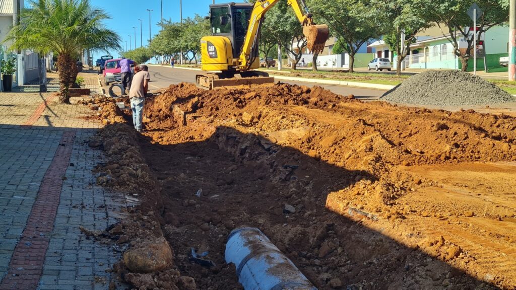 Obra de revitalização da Avenida Brasil Argentina passa por fiscalização do CREA-PR