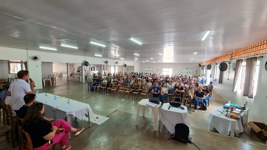 Palestra para professores e comunidade escolar traz clareza sobre o tema autismo “Visibilidade e Inclusão”