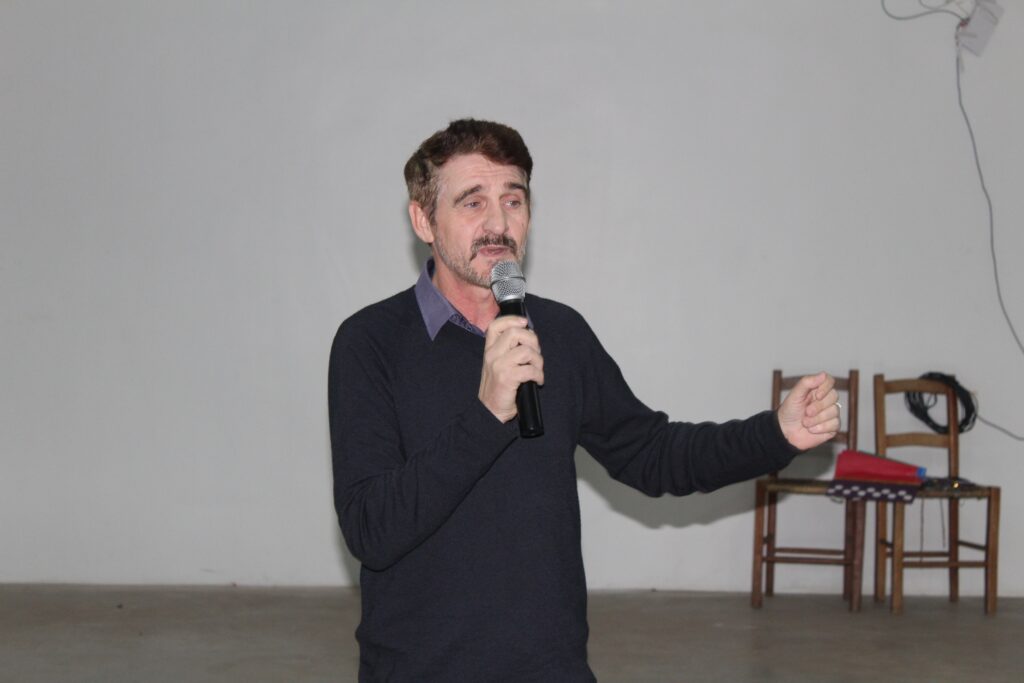 Polícia Militar realiza palestra para servidores da comunidade escolar vitorinense