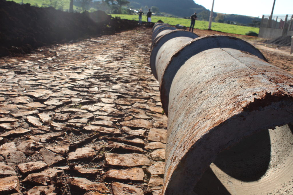 Primeiras etapas da pavimentação em concreto iniciam em Vitorino