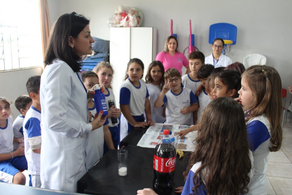 Programa leva consciência de saúde para escolas municipais Programa leva consciência de saúde para escolas municipais