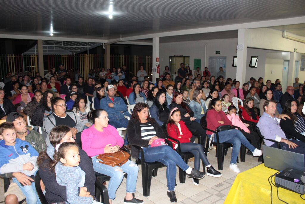Reuniões com APMF apresentam melhorias de Escolas Municipais de Vitorino