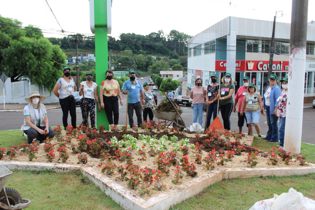 Secretaria de Agricultura apoia Sindicato dos Trabalhadores Rurais em curso de Jardinagem