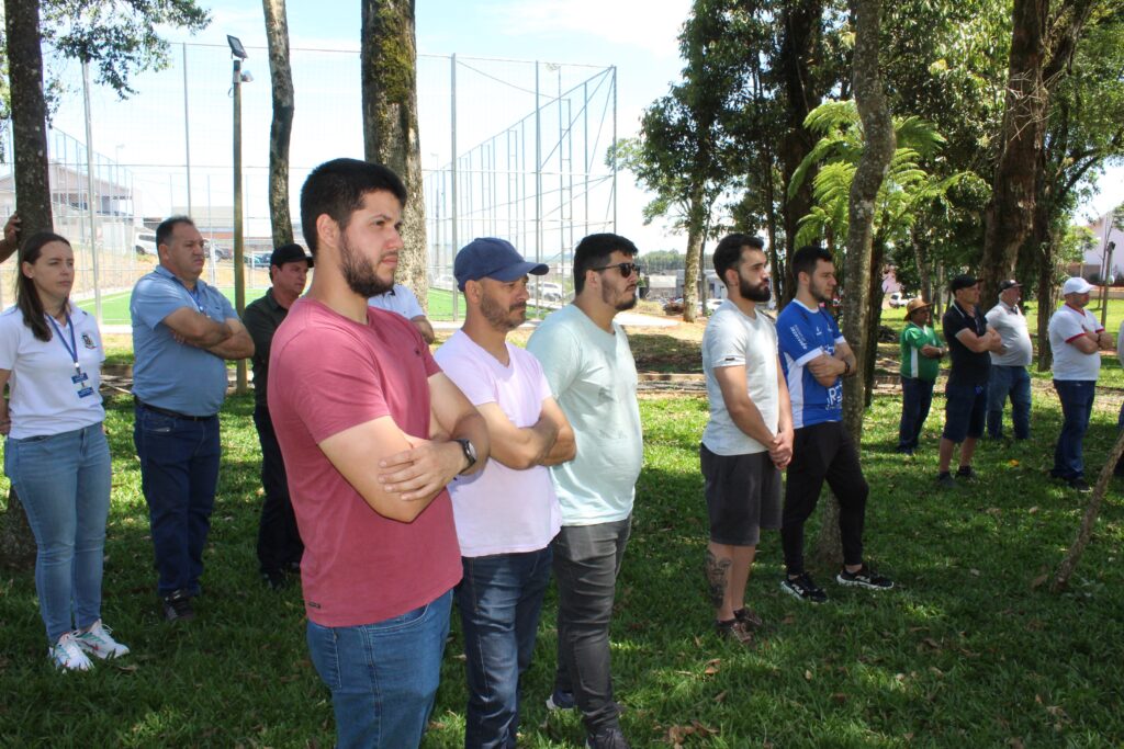 Projeto asfáltico de 4,5 milhões é assinado para o bairro Araucária Park, em Vitorino