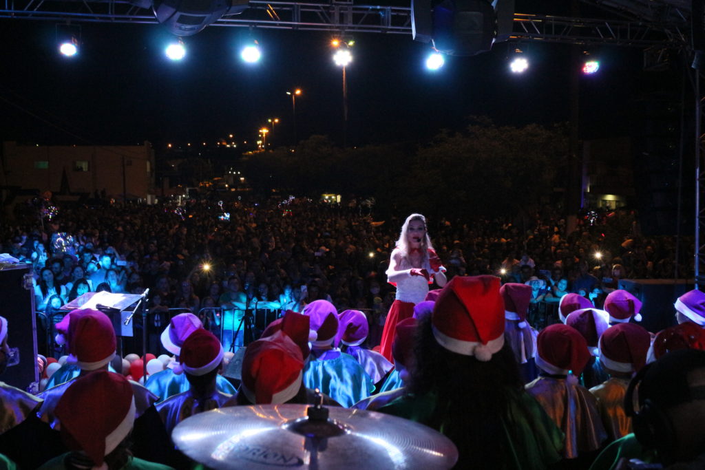 Vitorino comemora 60 anos com abertura da programação de Natal