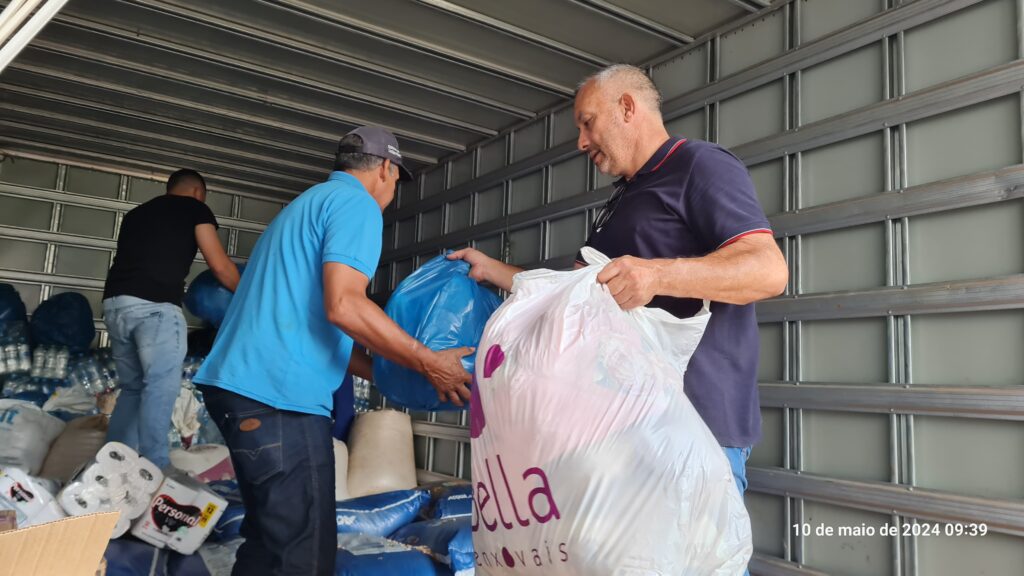 Vitorino envia caminhão com 10 toneladas de donativos para o Rio Grande do Sul