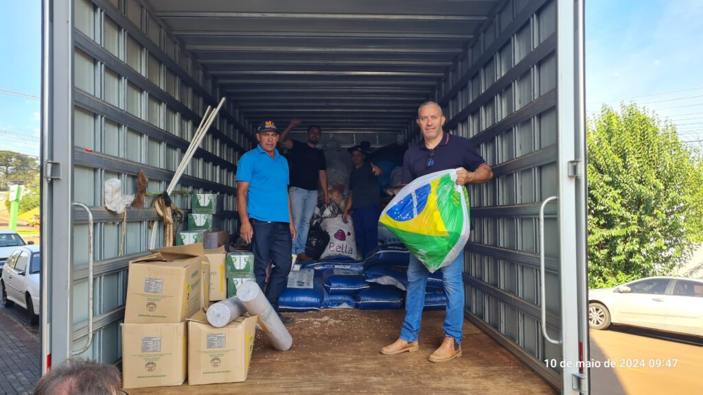 Vitorino envia caminhão com 10 toneladas de donativos para o Rio Grande do Sul