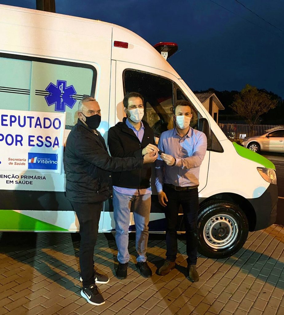 Vitorino recebe nova ambulância equipada para atender a população