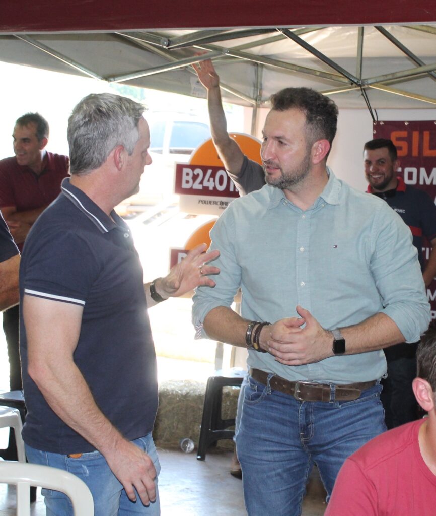 Vitorino sedia 5ª edição do Torneio de Silagem
