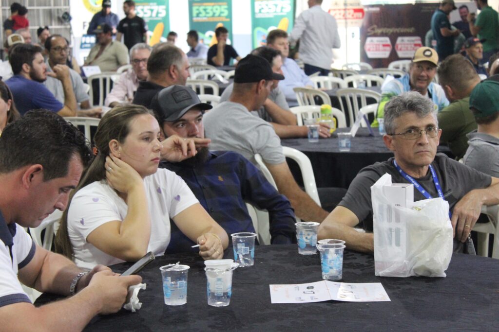 Vitorino sedia 5ª edição do Torneio de Silagem