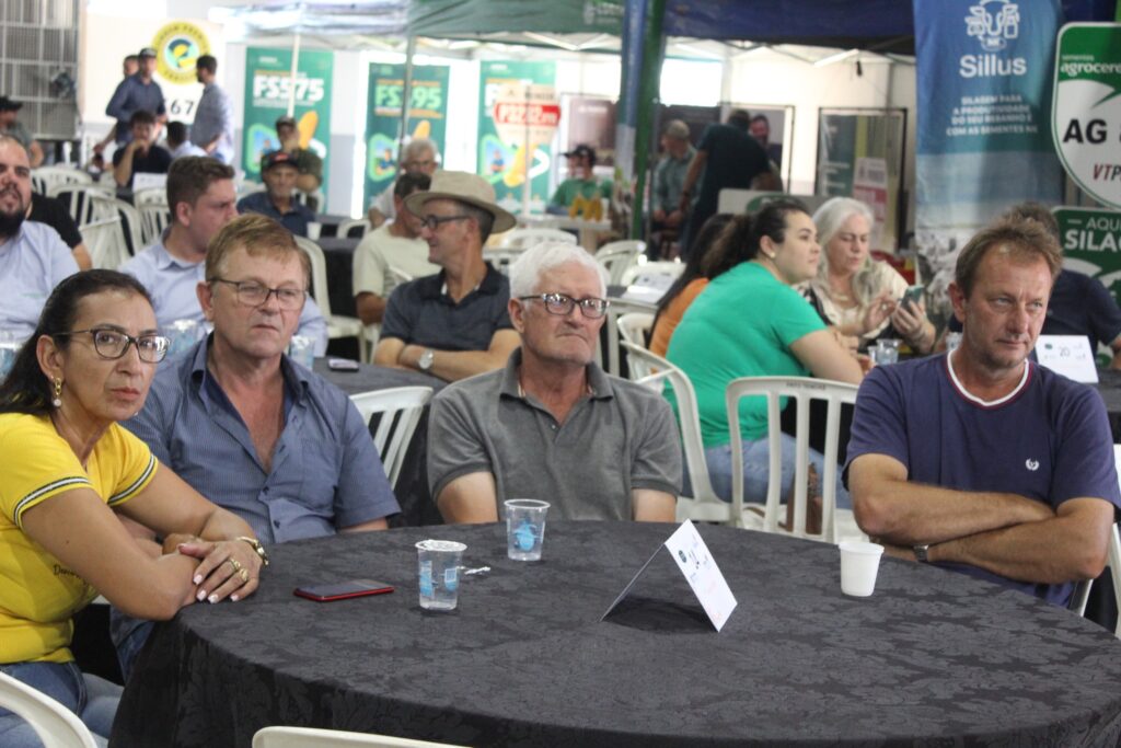 Vitorino sedia 5ª edição do Torneio de Silagem