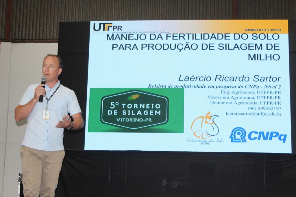 Vitorino sedia 5ª edição do Torneio de Silagem